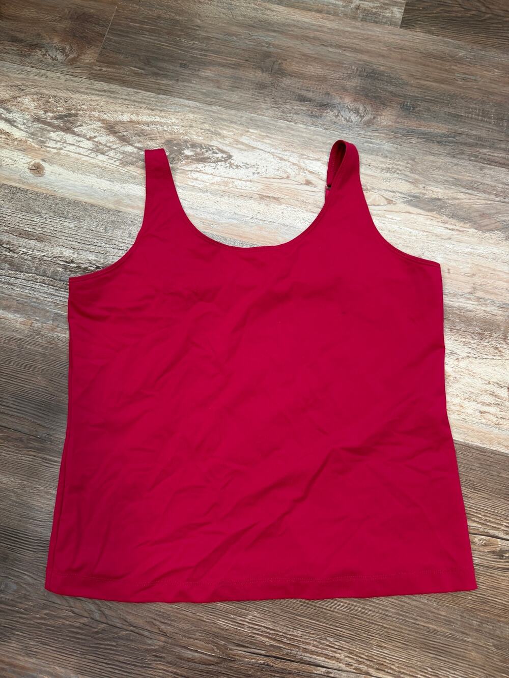 Chico's wine red camisole tank top microfiber stretch in women’s size 2 EUC
